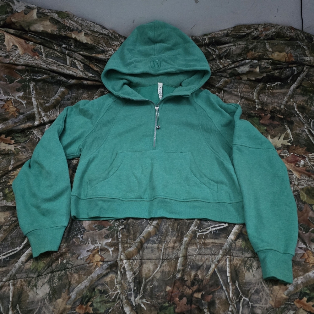 Lululemon cropped scuba half zip